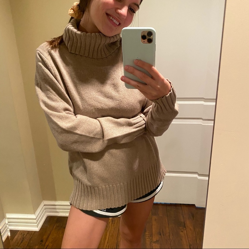SOLD Patagonia Recycled Cashmere Turtleneck - Picture 6 of 7